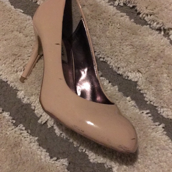 Nude Steve Madden Pumps Size 5 - Picture 3 of 3